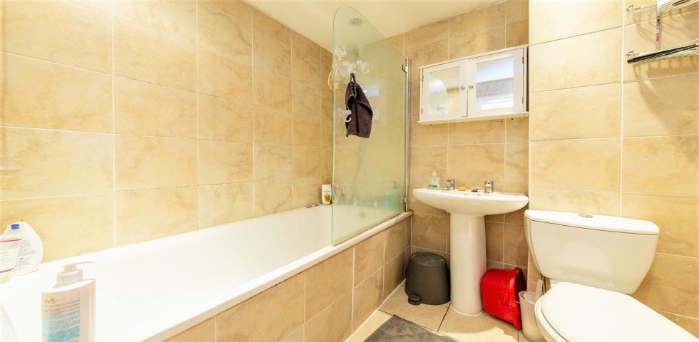 			2 Bedroom, 1 bath, 1 reception Flat			 Priory Terrace, WEST/SOUTH HAMPSTEAD